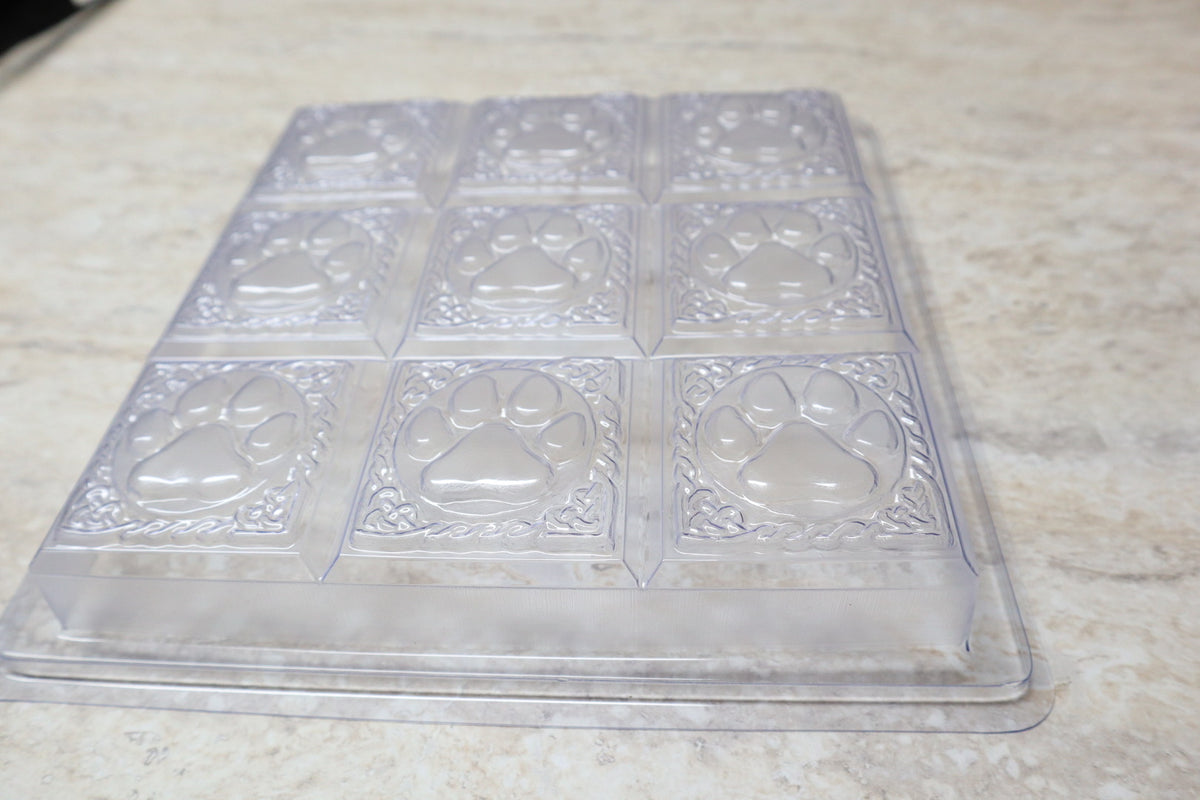 9 Cavity Plastic Mold Dog Paws