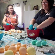 Load image into Gallery viewer, Bath Bomb Class - Wixy Soap - Service
